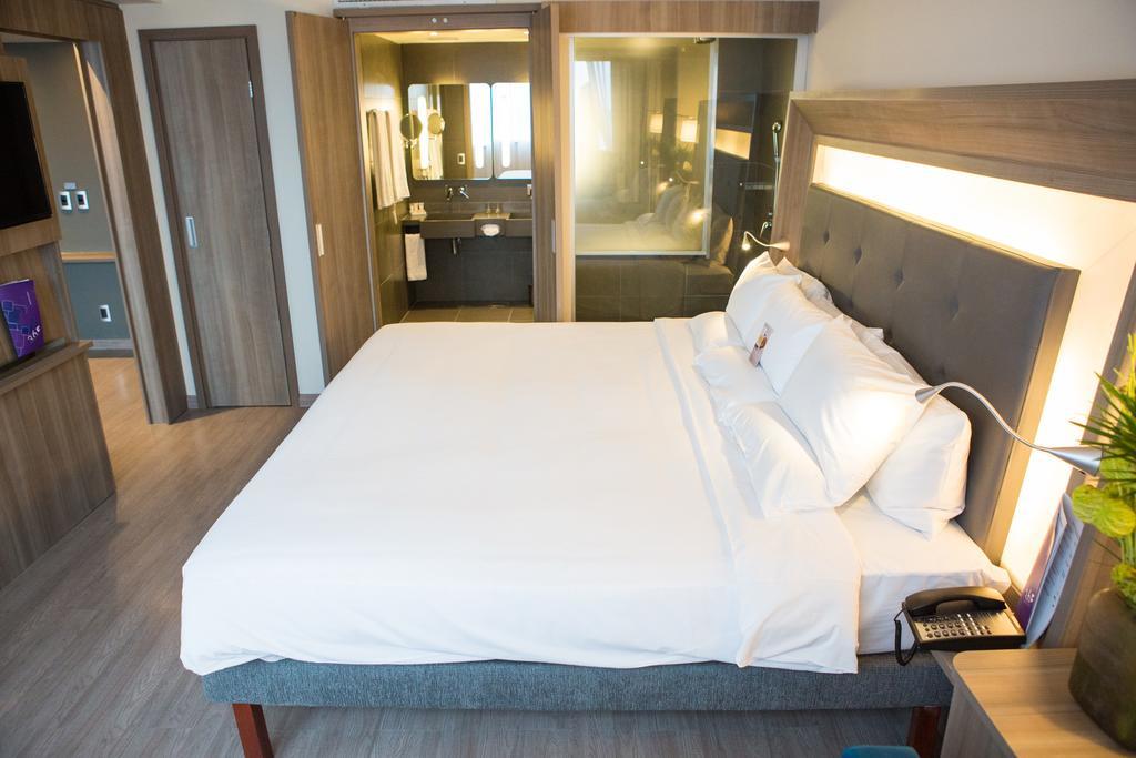 Executive Queen Room with Sea View,607598256:JPEG